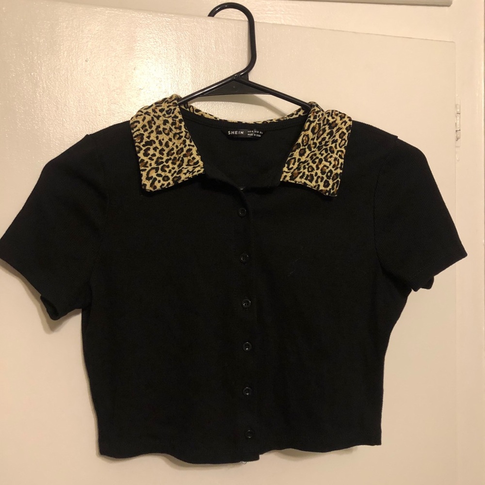 SHEIN Button Crop Top